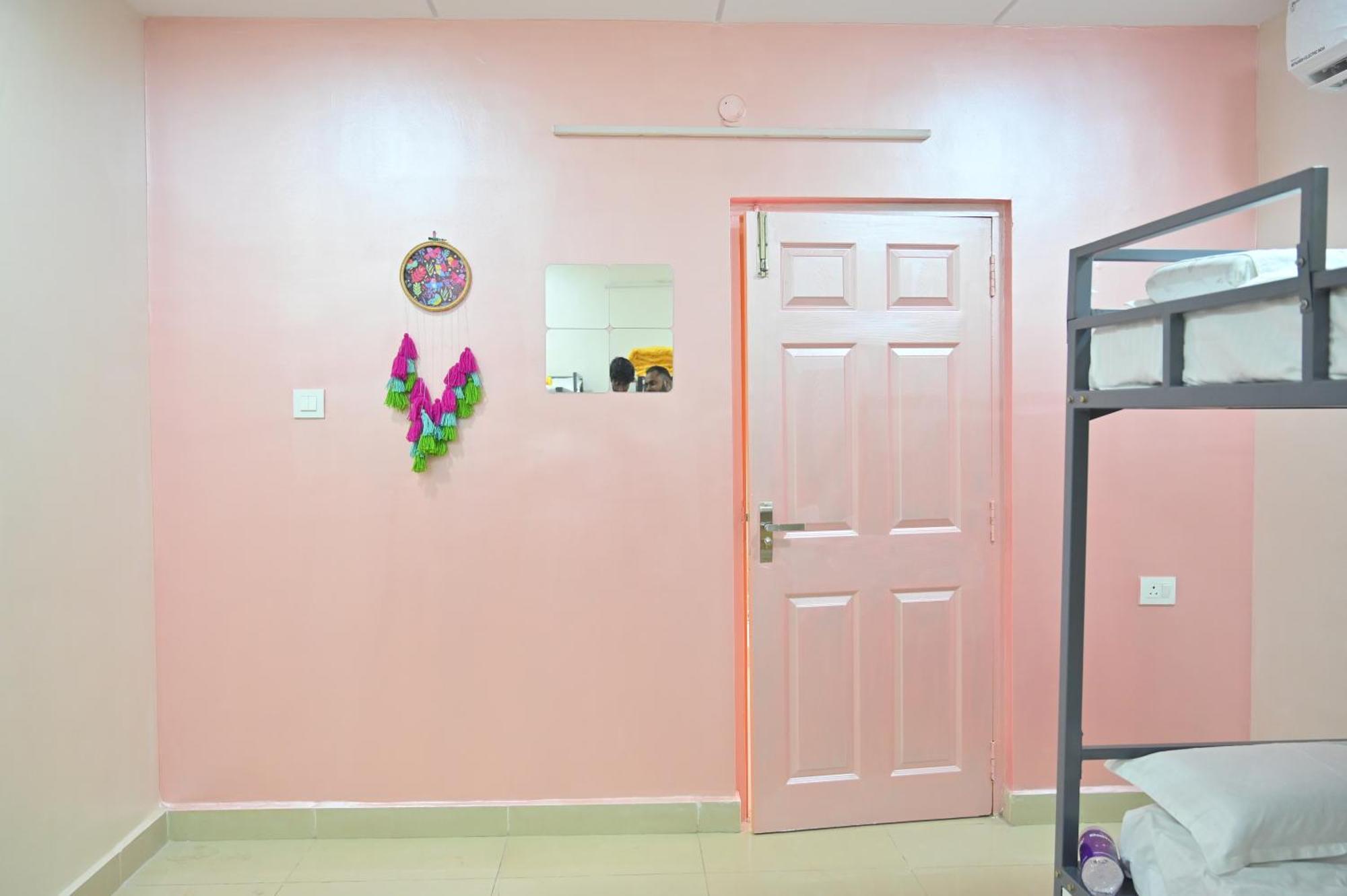 Hyderabad Wanderers Cave Hotell Eksteriør bilde
